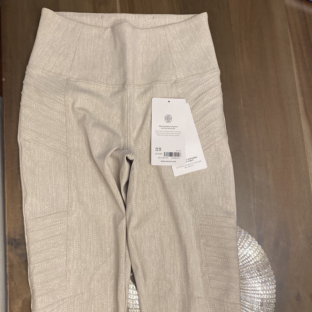 Athleta motto tight xs cream